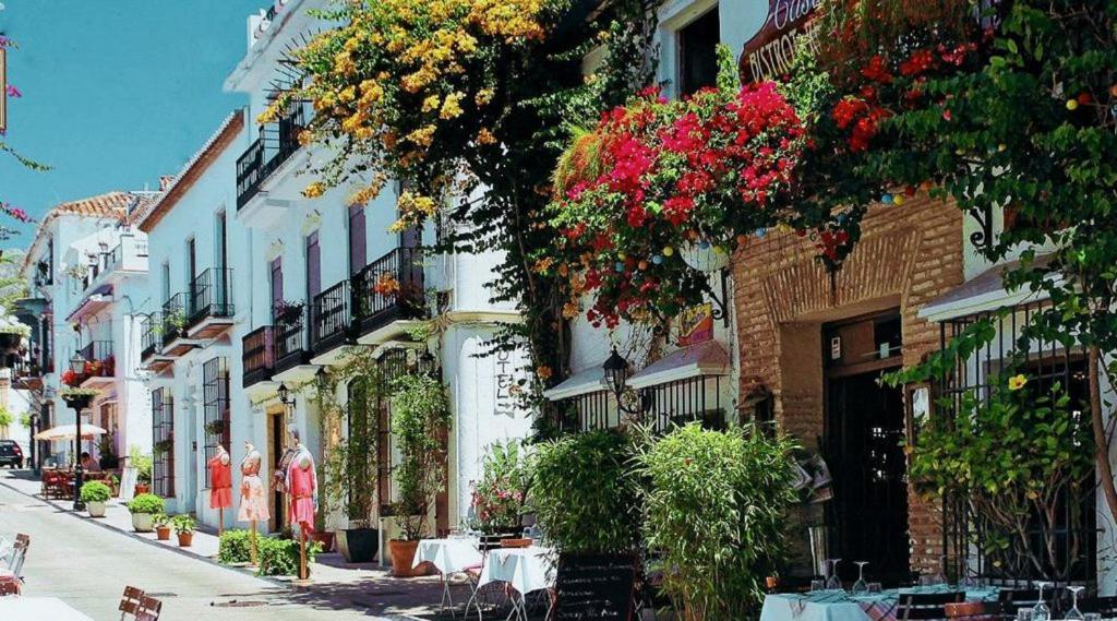 Cozy 2-Bed 2-Bathroom Apartment In Marbella Town Centre Екстер'єр фото